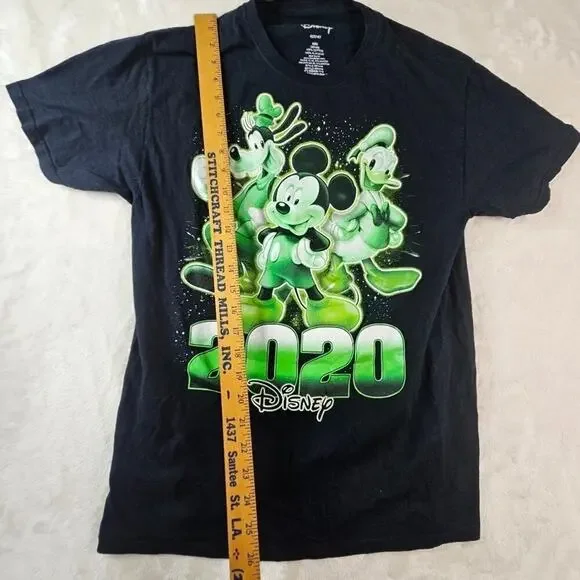 adult Disney Shirt Medium Glow in the Dark 2020 Mickey Mouse Goofy - Picture 5 of 8